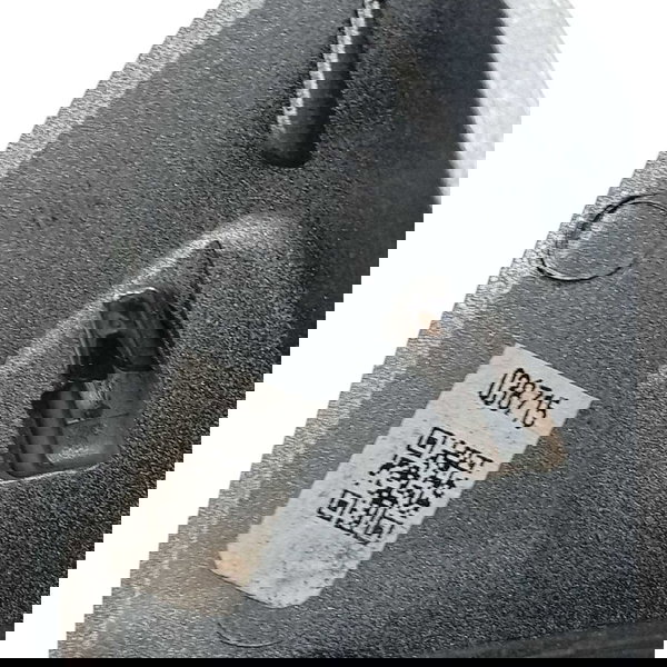 Puxador Macaneta Traseira Esquerda Tracker 12t 2023 Detalhe Prateado Traseira