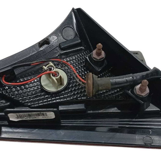 Lanterna Direita Tampa Traseira Nissan Kicks 2019  Direito/passageiro Vermelho