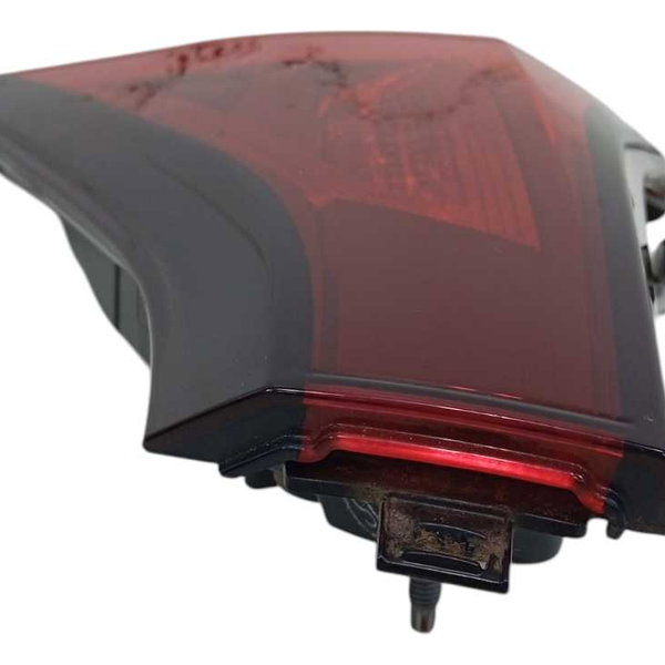 Lanterna Direita Tampa Traseira Nissan Kicks 2022 Direito/passageiro Vermelho