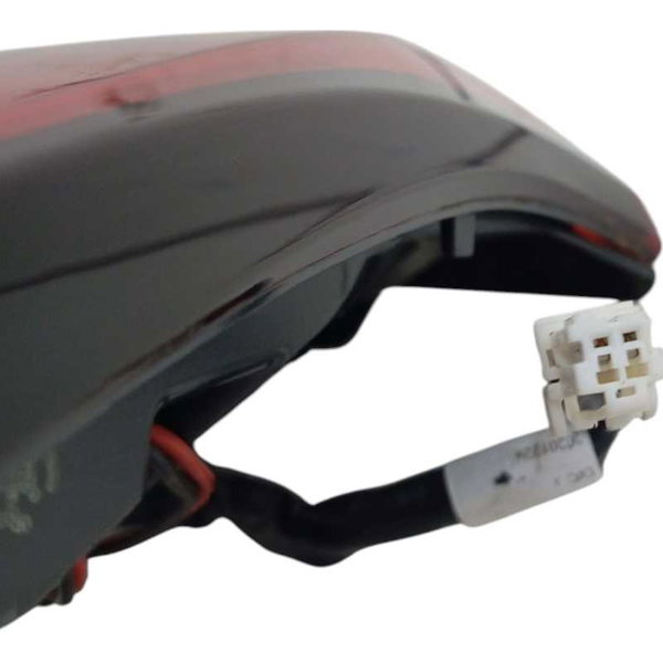 Lanterna Direita Tampa Traseira Nissan Kicks 2022 Direito/passageiro Vermelho