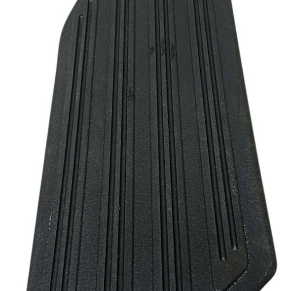 Soleira Traseira Esquerda Vw Amarok 2.0 2014 Preto