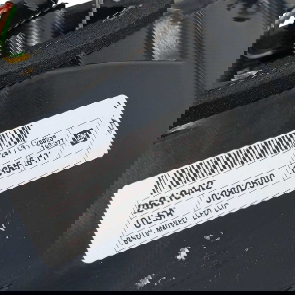 Lanterna Direita Tampa Traseira Chevrolet Tracker 12t 2023 Direito/passageiro Preto