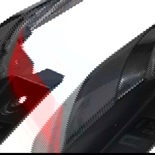 Lanterna Esquerda Nissan Versa 2022 Á 2025 Esquerdo/motorista Vermelho