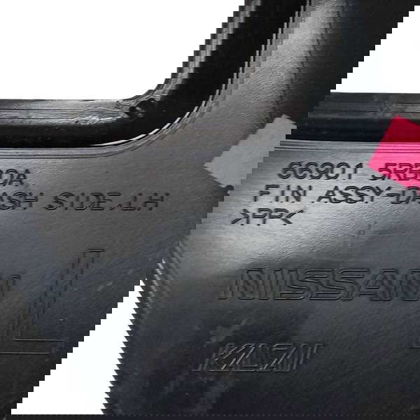 Soleira Coluna Dianteira Esquerda Nissan Kicks 2017 Preto