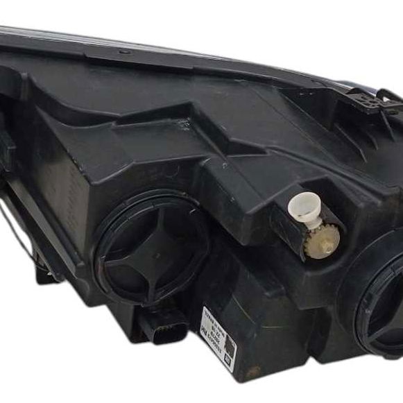 Farol Direito Gm Tracker 1.0 Lt 2021 2022 Direito/passageiro