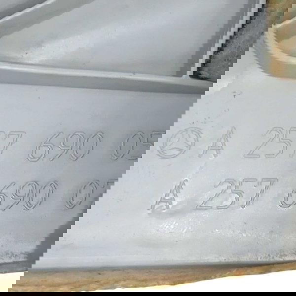 Moldura Esquerda Coluna Parabrisa Mercedes Cls 450 Amg 2019 Cinza