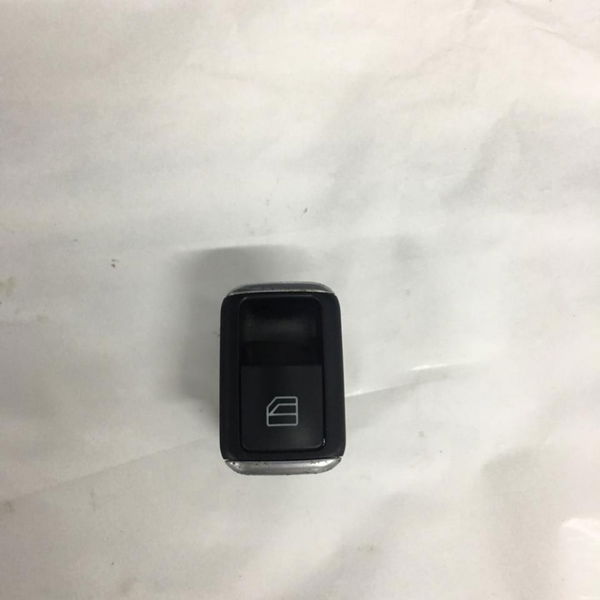 Comando Vidro Elétrico Traseiro Direito Mercedes C180 2014