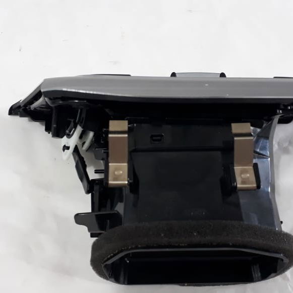 Difusor Ar Esquerdo Bmw 320i 2017