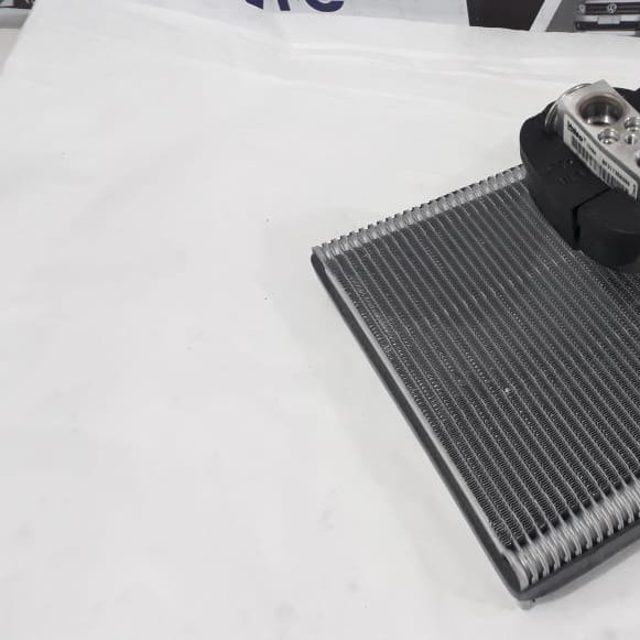 Radiador Ar Frio Condicionado Volkswagen Golf 2017