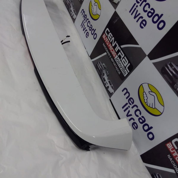 Aerofólio Com Break Light Gm Tracker 2018 Detalhe