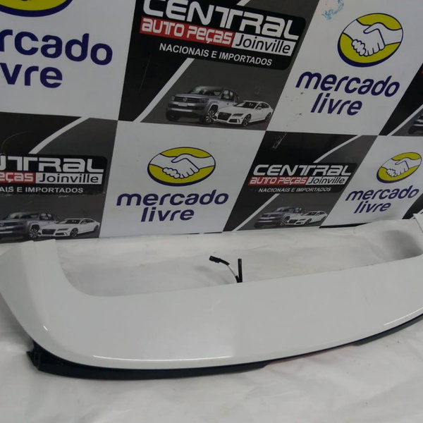 Aerofólio Com Break Light Gm Tracker 2018 Detalhe