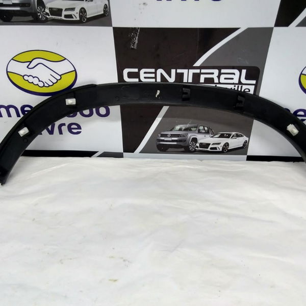 Aplique Paralama Traseiro Direito Gm Tracker Ltz 2018 