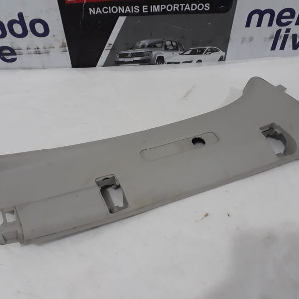 Acabamento Direito Coluna Cinto Volkswagen Amarok 2010