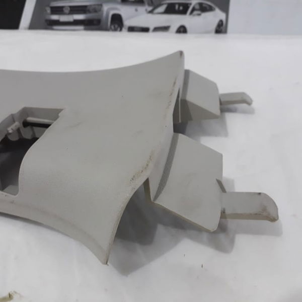 Acabamento Direito Coluna Cinto Volkswagen Amarok 2010