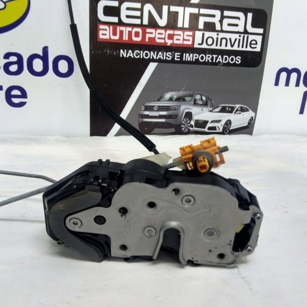 Fechadura Da Porta Dianteira Direita Gm Tracker Ltz 2018