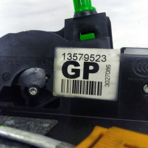 Fechadura Da Porta Dianteira Direita Gm Tracker Ltz 2018