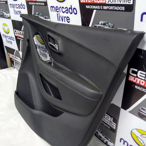 Forro De Porta Dianteiro Direito Gm Tracker Ltz Turbo 2018