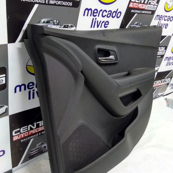 Forro De Porta Dianteiro Direito Gm Tracker Ltz Turbo 2018