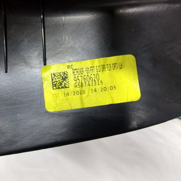 Acabamento Inferior Soleira Esquerda Gm Tracker Ltz 2018
