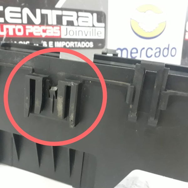Suporte Caixa Fusível Gm Captiva 2010 4 Cilindros Detalhe