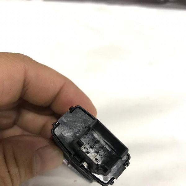 Botão Comando Alerta Trava Porta Bmw 320i 2018