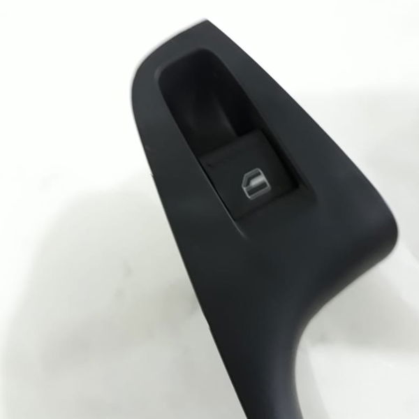 Comando Vidro Elétrico Traseiro Direito Vw Jetta 2017 211cv