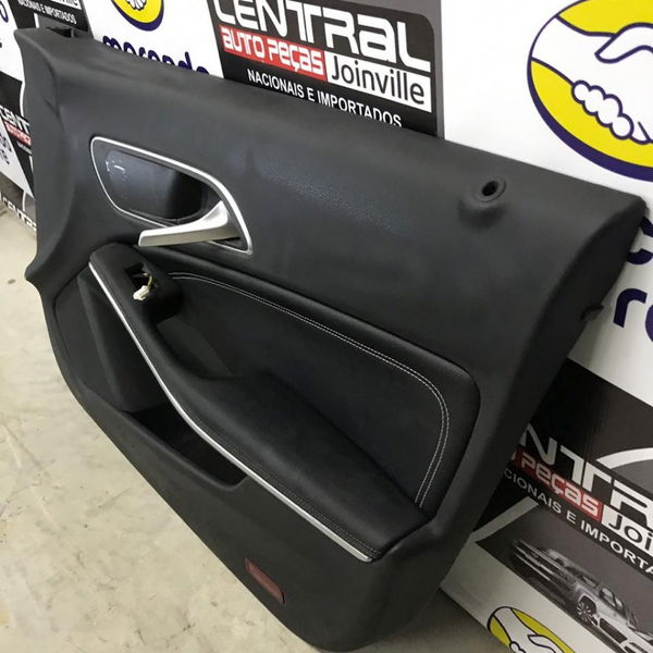 Forro De Porta Dianteiro Direito Mercedes Cla 200 2018