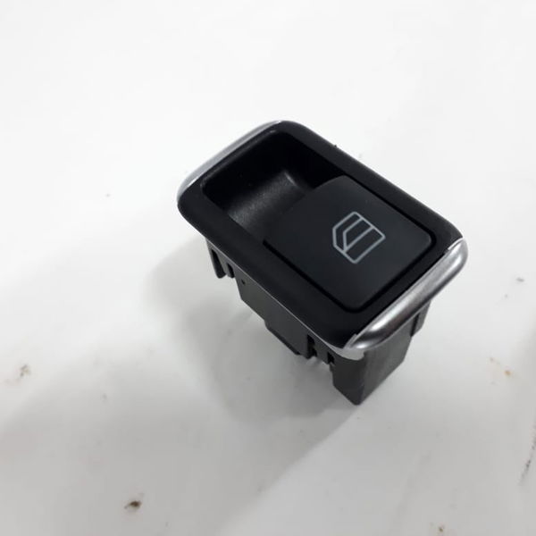 Botão Comando Vidro Dianteiro Direita Mercedes Cla200 2018