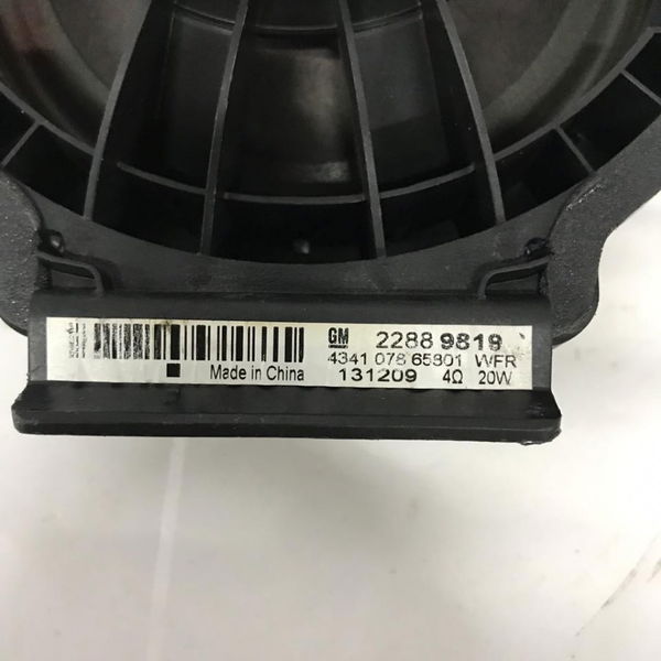  Alto Falante Porta Dianteira Esquerda Tracker Ltz 2014
