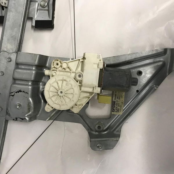 Motor E Máquina Vidro Lado Direito Mercedes Sprinter 2013