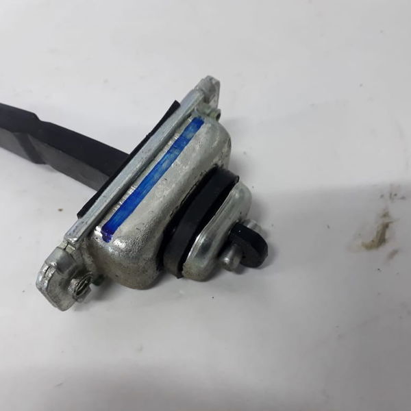 Limitador Porta Dianteira Esquerda Gm Captiva 2014