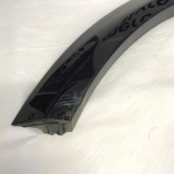 Aplique Paralama Traseiro Direito Gm Captiva 2013 Detalhe