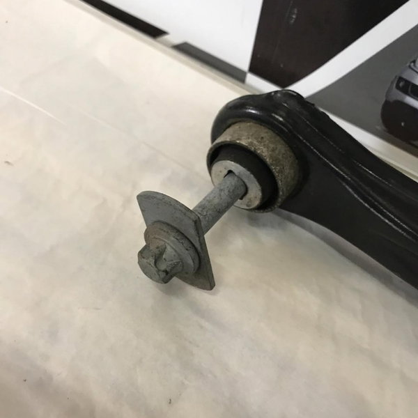 Braço Suspensão Traseira Direita Jeep Renegade 2014 (menor)