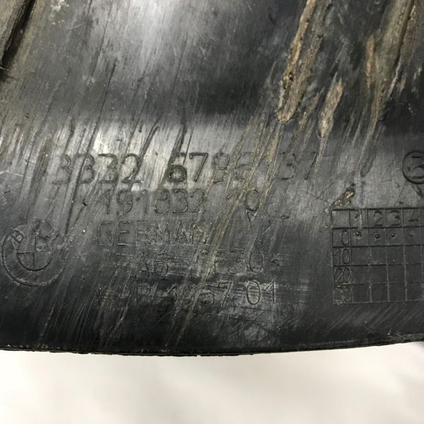 Protetor Bandeja Traseira Esquerda Bmw 320i 2015 Detalhe