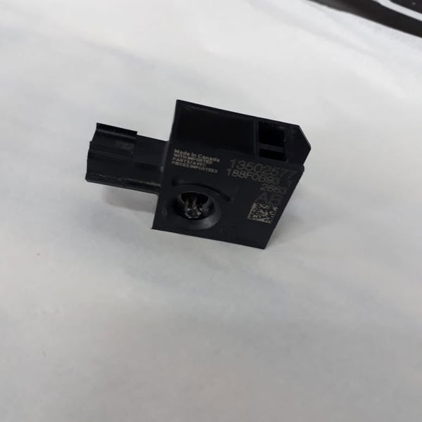 Sensor Impacto Dianteiro Gm Captiva 2013 Cod 13502577