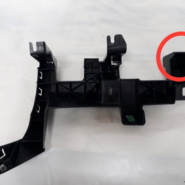 Guia Direito Parachoque Traseiro Fiat Toro 2019 Detalhe
