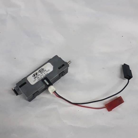 Amplificador Central Antena Veloster 2012 2013 96270-3s100