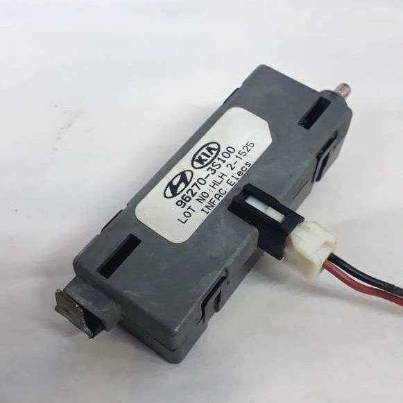 Amplificador Central Antena Veloster 2012 2013 96270-3s100