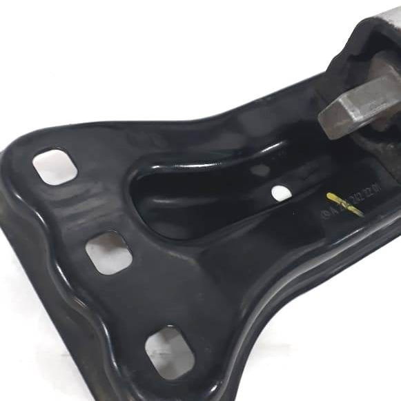 Travessa Suporte Coxim Câmbio Mercedes C180 Cgi 2013 2014 Nº A2042422201
