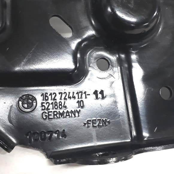 Suporte Tampa Placa Gargalo Combustível Bmw 320i F30 2013 2014 2015 2016 16127244171