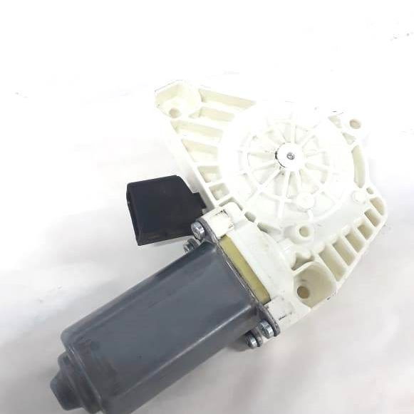 Motor Vidro Elétrico Dianteiro Direito Mercedes Cla 200 2015 2016