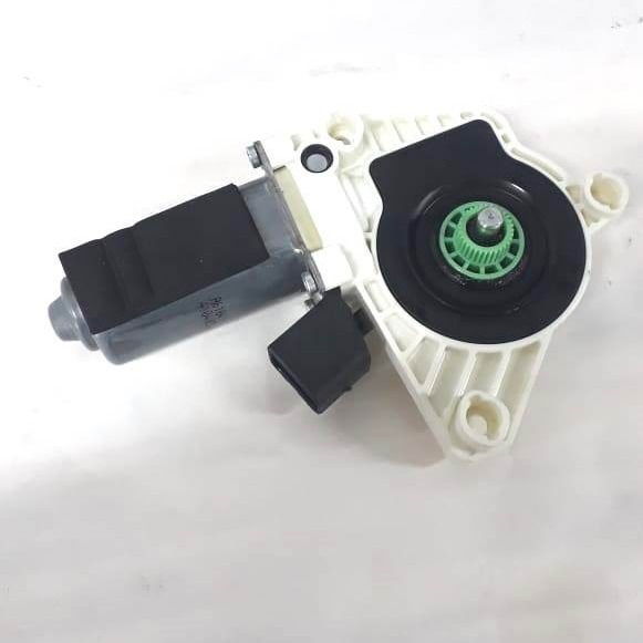 Motor Vidro Elétrico Dianteiro Direito Mercedes Cla 200 2015 2016