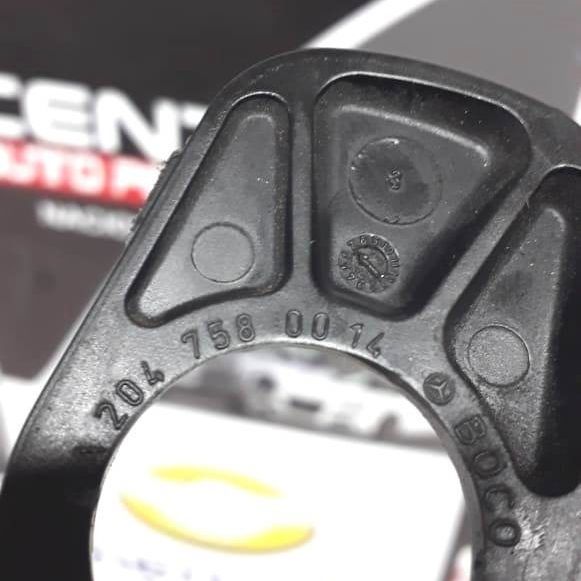 Suporte Cilindro Tampa Traseira Mercedes C180 2012 2013 2014