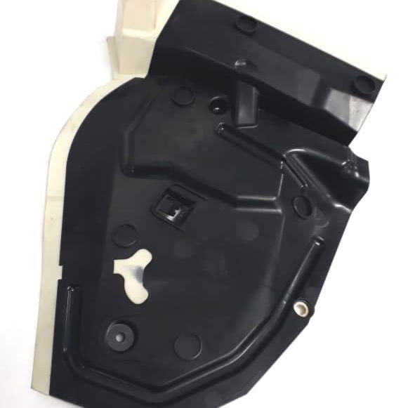 Acabamento Porta Traseira Esquerda Mercedes Gla 200 2018 
