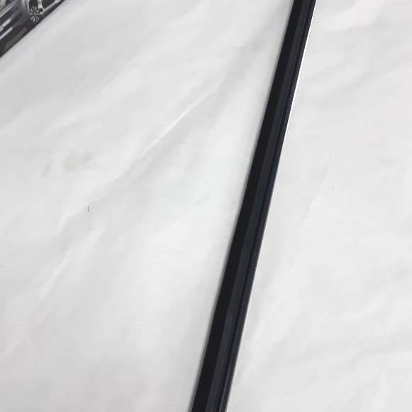 Pestana Porta Dianteira Direita Mercedes Gla 200 2017 2018