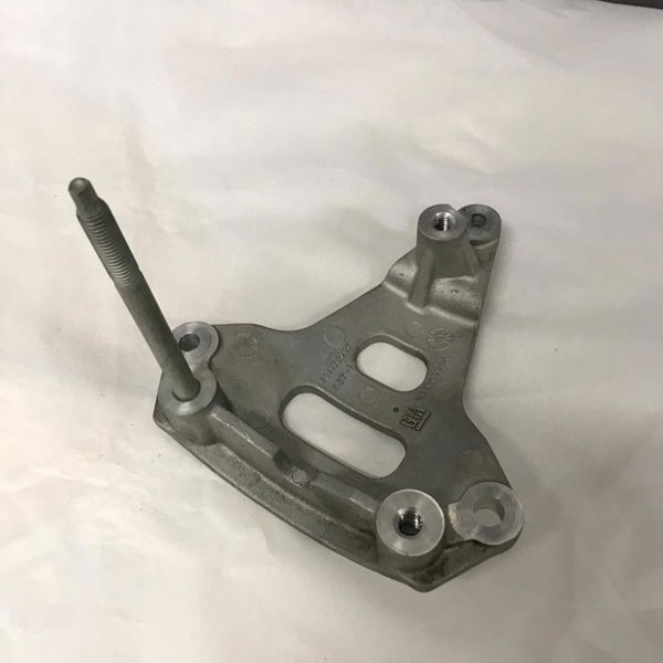 Suporte Compressor Ar Condicionado Gm Tracker 1.4 2017 2018