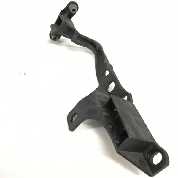 Suporte Esquerdo Radiador Cayenne 4.5 V8 2003 2004 2005 2006