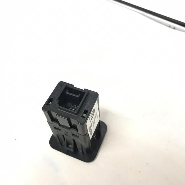 Botão Entrada Usb Trás Console Fiat Toro Diesel 2016 2017