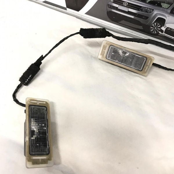 Par Luz Placa C/ Chicote Tampa Traseira Gm Tracker 2017 2018