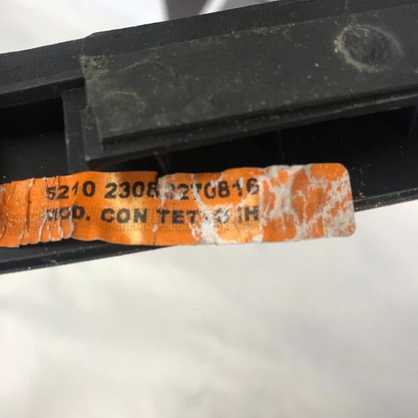 Moldura Acabamento Esquerdo Jeep Renegade 18 2019 100238194